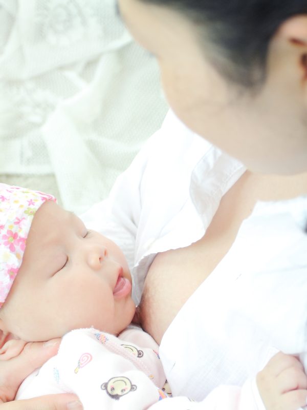母乳喂养、分娩和 COVID-19（新冠肺炎）