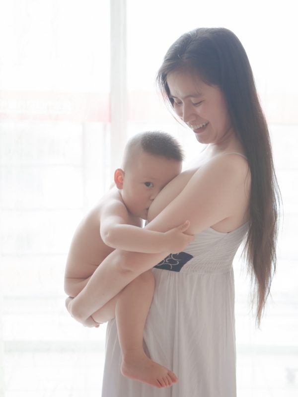 是否有带着母乳宝宝旅行的诀窍？Are there any tricks to traveling with a breastfed baby?